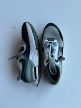 Load image into Gallery viewer, Nike Womens Athletic Shoes Womens 8.5
