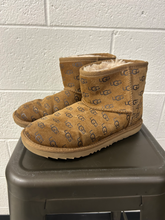 Load image into Gallery viewer, Uggs Boots Womens 6
