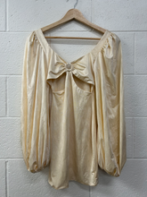 Load image into Gallery viewer, Oh Polly Dress Size Small
