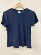 Load image into Gallery viewer, Alo Athletic Top Size Small
