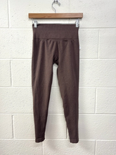 Load image into Gallery viewer, Buff Bunny Athletic Pants Size Medium
