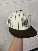 Load image into Gallery viewer, Hat
