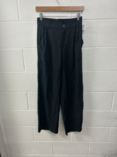 Load image into Gallery viewer, Vuori Athletic Pants Size Small
