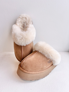 Uggs Casual Shoes Womens 5