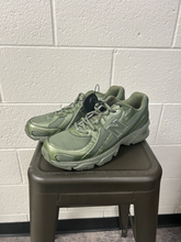 Load image into Gallery viewer, New Balance Mens Athletic Shoes 11
