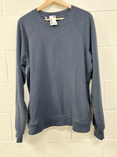 Load image into Gallery viewer, Alo Sweatshirt Size Large
