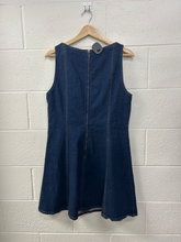 Load image into Gallery viewer, Abercrombie &amp; Fitch Dress Size Large
