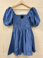 Load image into Gallery viewer, Abercrombie &amp; Fitch Dress Size Extra Small
