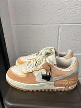 Load image into Gallery viewer, Nike Womens Athletic Shoes Womens 11
