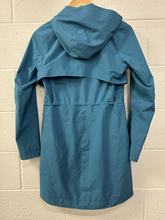 Load image into Gallery viewer, Lulu Lemon Athletic Jacket Size Small
