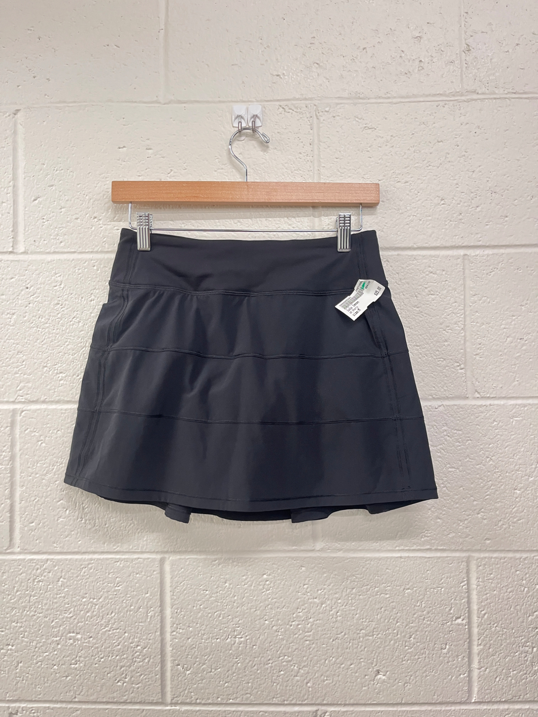 Lulu Lemon Athletic Shorts Size Medium