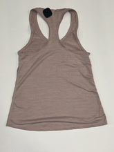 Load image into Gallery viewer, Vuori Tank Top Size Small
