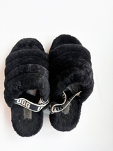 Load image into Gallery viewer, Uggs Casual Shoes Womens 6

