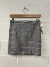Load image into Gallery viewer, Garage Short Skirt Size Medium
