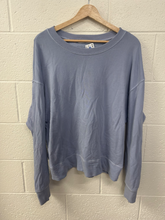 Load image into Gallery viewer, Long Sleeve Top Size Large

