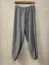 Load image into Gallery viewer, Skims Athletic Pants Size Small
