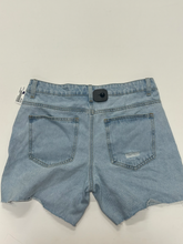 Load image into Gallery viewer, Edikted Shorts Size Medium
