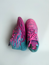 Load image into Gallery viewer, Puma Womens Athletic Shoes Womens 6.5
