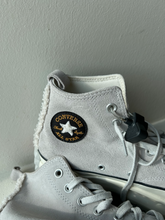 Load image into Gallery viewer, Converse Casual Shoes Mens 9
