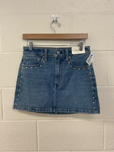 Load image into Gallery viewer, Abercrombie &amp; Fitch Short Skirt Size Small
