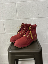 Load image into Gallery viewer, Timberland Boots Womens 7
