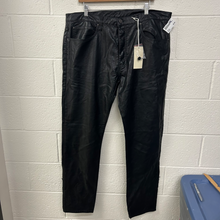 Load image into Gallery viewer, Pants Size 38
