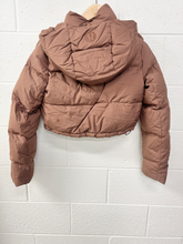 Load image into Gallery viewer, Lulu Lemon Heavy Outerwear Size Small
