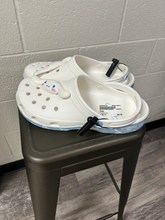 Load image into Gallery viewer, Crocs Sandals Mens 13

