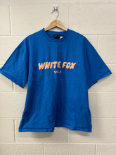 Load image into Gallery viewer, White Fox T-Shirt Size Large
