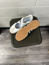 Load image into Gallery viewer, Adidas Casual Shoes Womens 6.5

