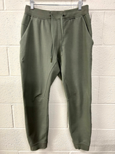 Load image into Gallery viewer, Lulu Lemon Athletic Pants Size Medium

