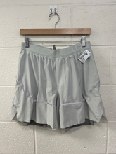 Load image into Gallery viewer, Lululemon Athletic Shorts Size Medium
