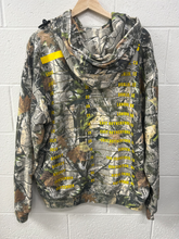 Load image into Gallery viewer, Sweatshirt Size Large
