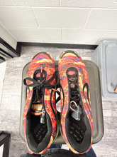 Load image into Gallery viewer, Nike Mens Athletic Shoes 8.5
