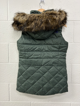 Load image into Gallery viewer, North Face Heavy Outerwear Size Small
