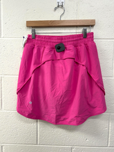 Load image into Gallery viewer, Lululemon Athletic Shorts Size Medium
