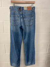 Load image into Gallery viewer, Levi Denim Size 3/4 (27)
