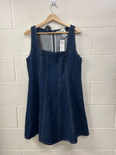 Load image into Gallery viewer, Abercrombie &amp; Fitch Dress Size Large

