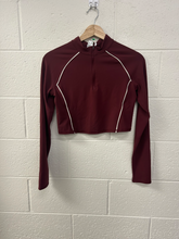 Load image into Gallery viewer, Lululemon Athletic Top Size Medium
