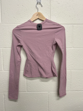 Load image into Gallery viewer, Skims Long Sleeve Top Size Small
