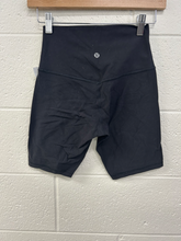 Load image into Gallery viewer, Lulu Lemon Athletic Shorts Size Small
