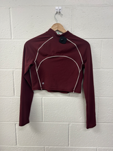Load image into Gallery viewer, Lululemon Athletic Top Size Medium
