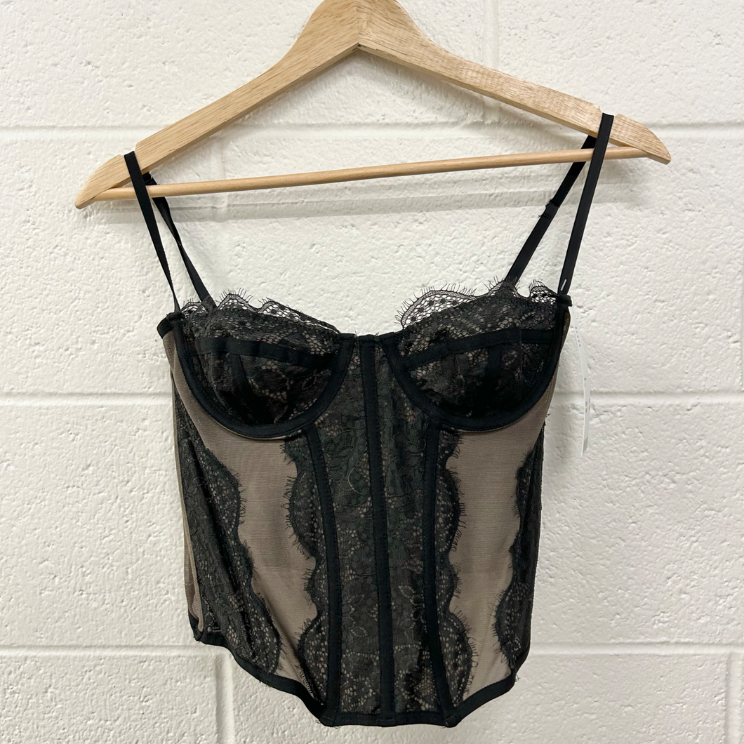 Urban Outfitters ( U ) Tank Top Size Medium