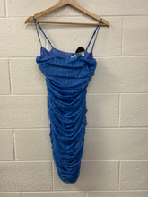 Load image into Gallery viewer, Dress Size Small
