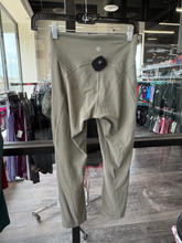 Load image into Gallery viewer, Lulu Lemon Athletic Pants Size Small
