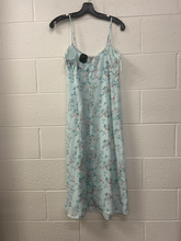 Load image into Gallery viewer, Maxi Dress Size Medium
