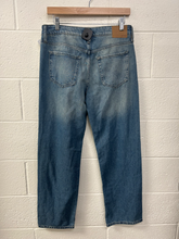 Load image into Gallery viewer, Aeropostale Denim Size 2 (26)
