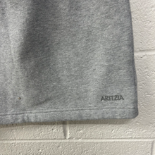 Load image into Gallery viewer, Aritzia Short Skirt Size Small
