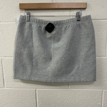Load image into Gallery viewer, Aritzia Short Skirt Size Small

