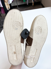 Load image into Gallery viewer, Coach Casual Shoes Womens 9
